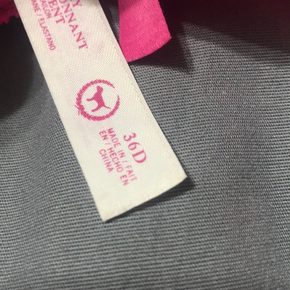 ✨ HOT PINK VICTORIA SECRET BRA ✨ - Picture 3 of 3